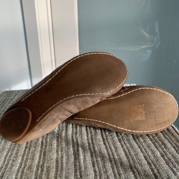 BCBGMaxAzria Ballet Flats, Size 7, Color: Taupe/Beige - Picture 3 of 4
